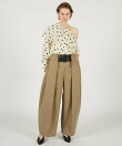 ハイウエストベルトタックパンツ / High-Waist Belted Tuck Pants