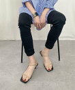 ワイドスクエアトゥストラップサンダル