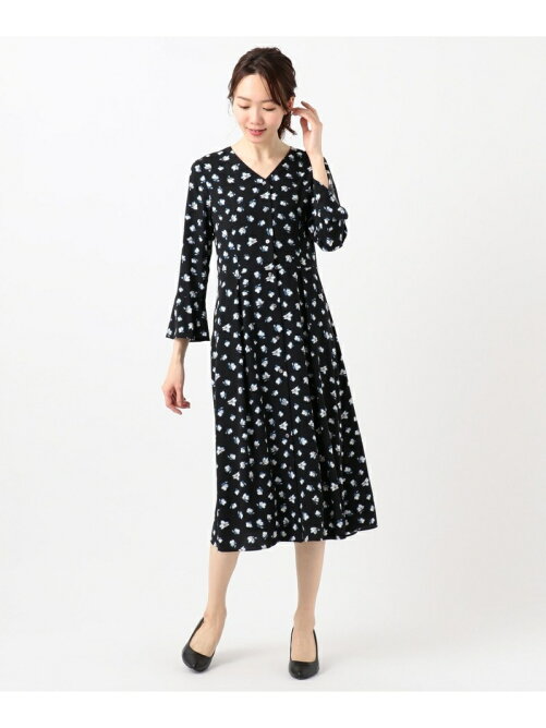 自由区 マガジン掲載 フラワープリント フレアーワンピース 検索番号e26 Rakuten Fashion 楽天ファッション 旧楽天ブランドアベニュー Aj7328