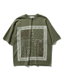 【SALE／50%OFF】B:MING by BEAMS B:MING by BEAMS / バンダナ柄 クルーネックニットTシャツ(ドロップフィット) ビームス アウトレット トップス ニット カーキ