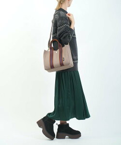 UGG AO NVbN Eg~j j[ nCc u[Ru[ V[YEC u[c ubNyz