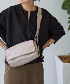 BEARDSLEY 《ベルト付替え可》レザーボディバッグ ビアズリー バッグ ショルダーバッグ ホワイト シルバー ブラック ブラウン ベージュ【送料無料】