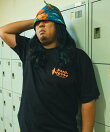 サウナ田ヒロユキ × SAUVENIR × FREAK'S STORE 別注 オールナイト野良サウナ バックデザイン ショートスリーブTシャツ