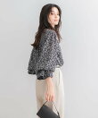 スモールフラワープリントブラウス
