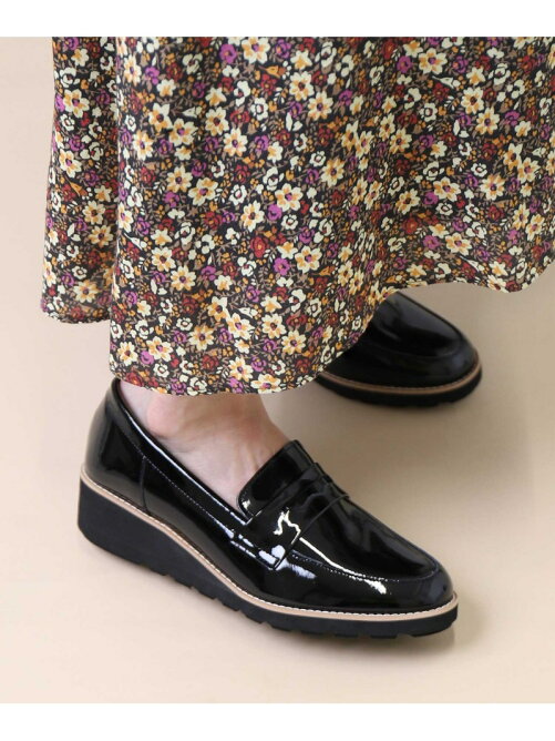 厚底コインローファー