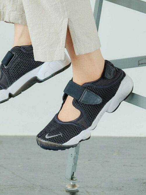 ◆[ ナイキ ] NIKE AIR RIFT エアリフト SC スニーカー