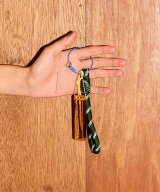 LAKOLE [HOTEL]ハンドストラップ ラコレ ファッション雑貨 チャーム・キーチェーン グレー ブラック グリ…