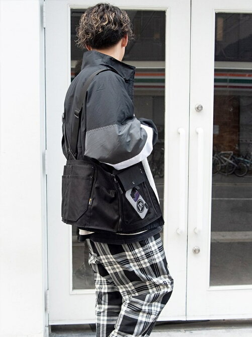 Device Rename U インフルエンサー トリプルコラボ 変形ゲームベスト ベスト型バッグ Rakuten Fashion 楽天ファッション 旧楽天ブランドアベニュー Aj4450