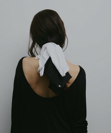 Nothing And Others ラージスクエアシュシュ ナッシングアンドアザーズ ヘアアクセサリー その他のヘアアクセサリー ブラック ホワイト レッド【送料無料】