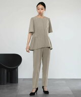 【SALE／27%OFF】Flolia 麻調ペプラムブラウス&テーパードパンツのセットアップセレモニースーツ【洗える…