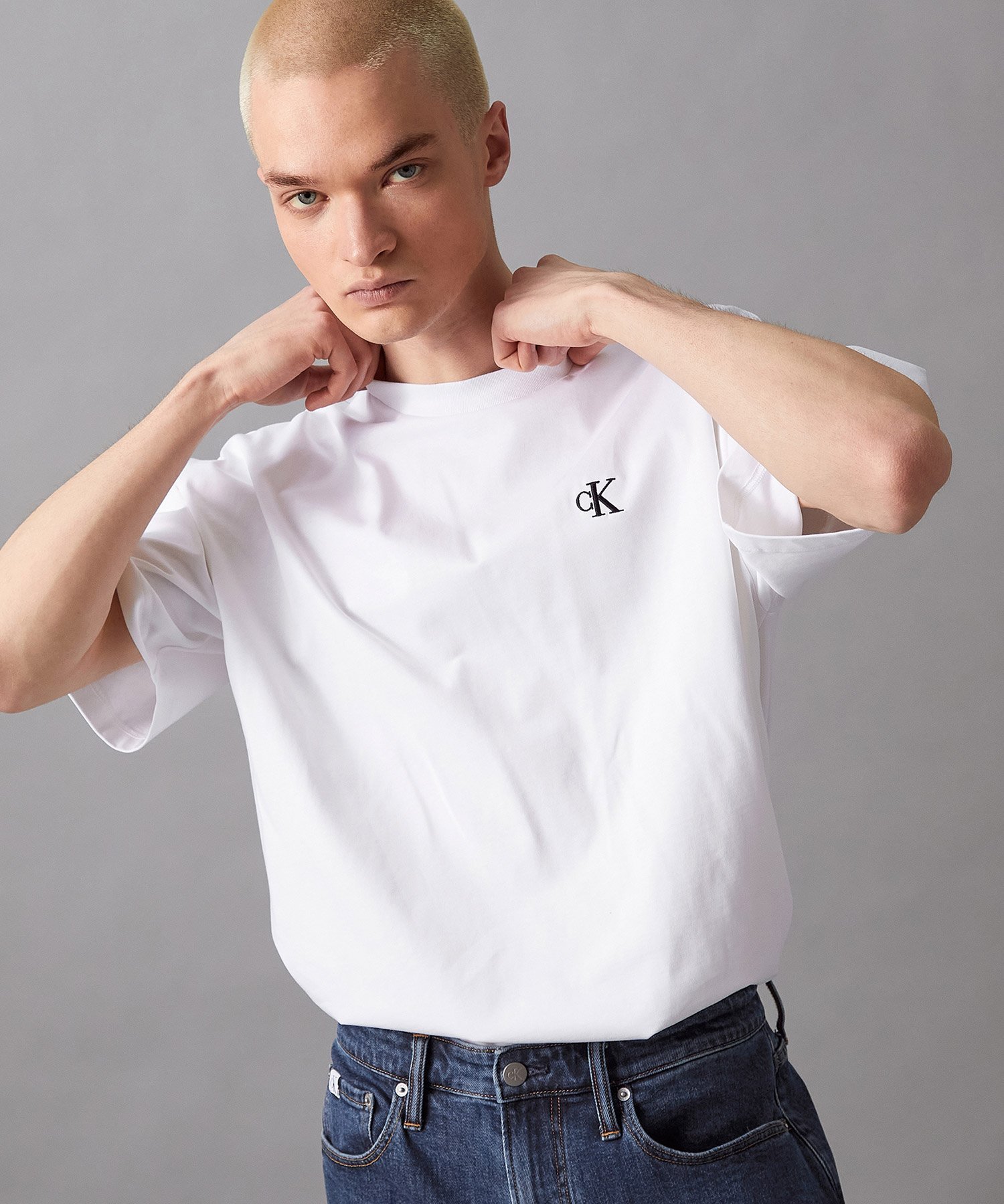 (M)【公式ショップ】 カルバンクライン ユニセックス エンボスロゴ Tシャツ Calvin Klein Jeans J400377