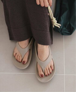 SLOBE IENA �s�ǉ��\��tOOFOS/�E�[�t�H�X Ooriginal ���J�o���[�T���_�� �X���[�u �C�G�i �V���[�Y�E�C �T���_�� �u���b�N �x�[�W���y���������z