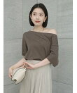 オフショルダーTシャツ