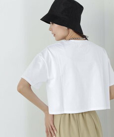 NATURAL BEAUTY BASIC バックエンボスクロップドTシャツ ナチュラルビューティベーシック トップス カットソー・Tシャツ ホワイト ピンク