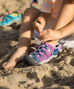 KEEN YOUTH NEWPORT BOUNDLESS �L�b�Y �j���[�|�[�g �o�E���h���X �L�[�� �V���[�Y�E�C �T���_�� �u���[�y���������z