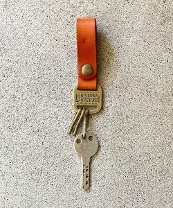 UNIVERSAL OVERALL UNIVERSAL OVERALL LEATHER PLATE KEY HOOK �I�[�T���R���N�g �t�@�b�V�����G�� �`���[���E�L�[�`�F�[�� �u���E�� �u���b�N
