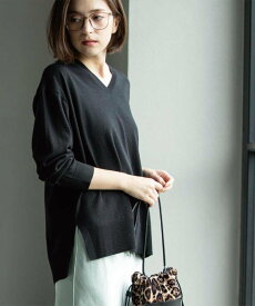 【SALE／27%OFF】OPAQUE.CLIP Vネックニット/エクストラファインメリノウール【THEシリーズ/洗濯機OK】 オペークドットクリップ トップス ニット ブラック グリーン グレー レッド ブラウン ブルー【送料無料】