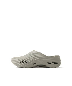CROCS crocs Echo Wave Elephant �A�g���X �V���[�Y�E�C �T���_���y���������z
