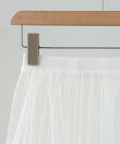 重ねるだけで,やさしいニュアンスをプラスするスカート