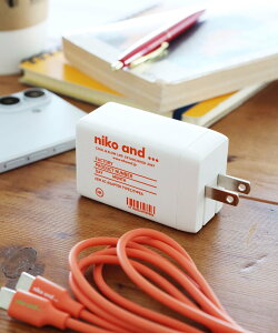 niko and ... オリジナル ニコロゴACアダプタ(C/A65W) ニコアンド スマホグッズ・オーディオ機器 その他のスマホグッズ・オーディオ機器 オレンジ