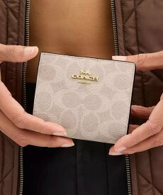 【SALE／40%OFF】COACH OUTLET 【公式】スナップ ウォレット・シグネチャー キャンバス コーチ　アウトレット 財布・ポーチ・ケース 財布 ベージュ【送料無料】