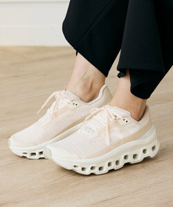 I.T.'S. international Cloudmonster Void Xj[J[sONt CbcC^[iVi V[YEC Xj[J[ zCgyz