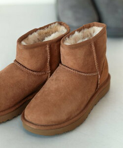 Ray BEAMS UGG(R) / CLASSIC MINI 2�@�A�O �N���V�b�N�~�j �u�[�c �r�[���X �E�C���� �V���[�Y�E�C ���̑��̃V���[�Y�E�C �u���E�� �u���b�N �x�[�W�� �l�C�r�[�y���������z