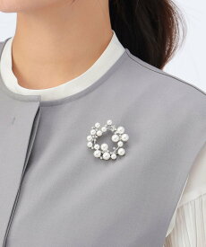 BEAMS HEART WOMEN フェイクパール ビジューブローチ セレモニー 入学 入園 卒業 卒園 ママスーツ 七五三 通勤 オフィススタイル オンオフ兼用 きれいめ フォーマル ビームスセレモニー2026 ビームス ハート アクセサリー・腕時計 ブローチ・コサージュ・バッジ シルバー ゴ