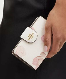 【SALE／60%OFF】COACH OUTLET 【公式】ミディアム コーナー ジップ ウォレット・フローラル プリント コーチ　アウトレット 財布・ポーチ・ケース 財布 ホワイト【送料無料】