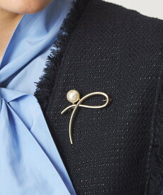【SALE／20%OFF】UNITED ARROWS green label relaxing メタルライン&フェイクパール ブローチ ユナイテッドアローズ グリーンレーベルリラクシング アクセサリー・腕時計 ブローチ・コサージュ・バッジ ゴールド シルバー