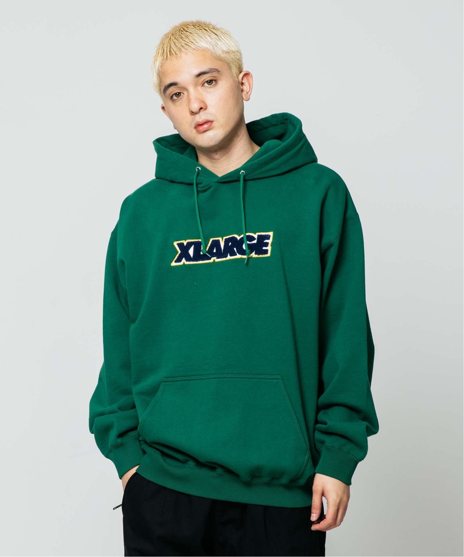 XLARGE｜TWO TONE STANDARD LOGO PULLOVER HOODED SWEAT パーカー