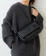 BEARDSLEY 《本革》ドットボディバッグ ビアズリー バッグ ショルダーバッグ ブラック シルバー【送料無…