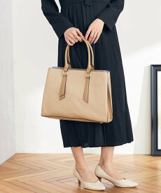 a.v.v 三層A4トートバッグ アー・ヴェ・ヴェ バッグ トートバッグ ホワイト ブラック【送料無料】