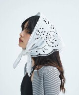 CODE A PROTAGONISTA｜triangle scarf コードエー ファッション雑貨 スカーフ・バンダナ ホワイト ブラッ…