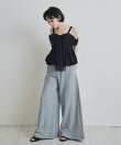 フォルムラインフレアパンツ