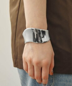 GOLDY ワイド カーブ メタル バングル ゴールディ アクセサリー・腕時計 ブレスレット・バングル ゴールド シルバー