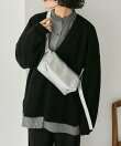《本革/ミニマムサイズ/軽量》ボックスショルダーバッグ