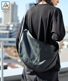 Firsthand Leather Banana Big Shoulder Bag / レザーバナナビッグショルダー / メッセンジャーバッグ / 牛革 26SS フリークスストア バッグ ショルダーバッグ ブラック【送料無料】