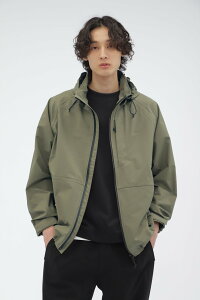 MARGARET HOWELL BERGTECH / NYLON POPLIN }[KbgEnEG WPbgEAE^[ ̑̃WPbgEAE^[ x[W ubNyz