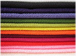 ちりめん無地≪一越≫カットクロス薄手でつまみ細工に最適です。二越ちりめんに比べてシボ(表面のでこぼこ)が細かくなめらかです。(ちりめん/縮緬/つまみ細工)ちりめんカットクロス・チ