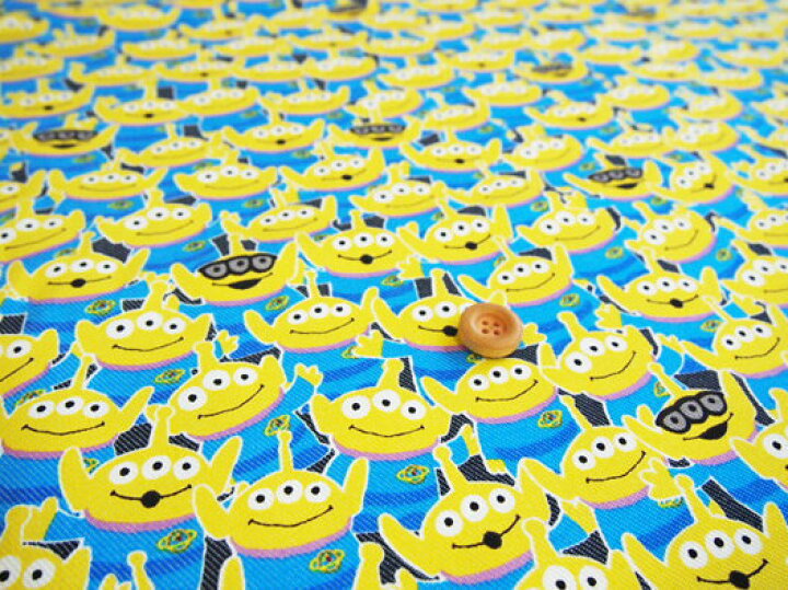 楽天市場 Tcツイルキャラクター生地 エイリアン柄 生地 布 少し厚手の生地 トイ ストーリー Toy Story Alien 男の子 女の子 入園入学 18 アットホビー スタイリストゴトウ