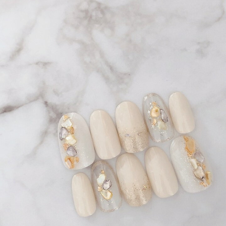 楽天市場 ネイルチップ つけ爪 デザイン かわいい ショート ロング シンプル 成人式 Nail プレゼント 母 短い爪 小さい爪 大きい爪 ベリーショート ちび爪 結婚式 ウェディング 付け爪 ジェルネイル アイボリークラッシュシェルストーンゴールド囲みネイル A N すみれ