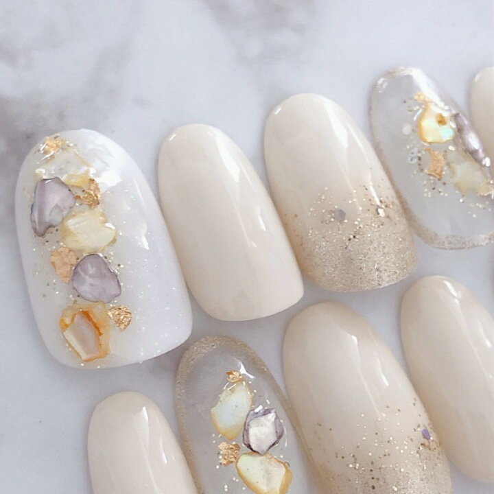 楽天市場 ネイルチップ つけ爪 デザイン かわいい ショート ロング シンプル 成人式 Nail プレゼント 母 短い爪 小さい爪 大きい爪 ベリーショート ちび爪 結婚式 ウェディング 付け爪 ジェルネイル アイボリークラッシュシェルストーンゴールド囲みネイル A N すみれ