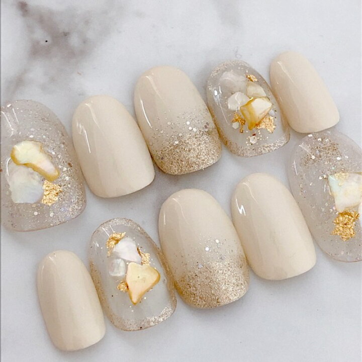 楽天市場 ネイルチップ つけ爪 デザイン かわいい ショート ロング シンプル 成人式 Nail プレゼント 母 短い爪 小さい爪 大きい爪 ベリーショート ちび爪 結婚式 ウェディング 付け爪 ジェルネイル アイボリークラッシュシェルストーンゴールド囲みネイル A N すみれ