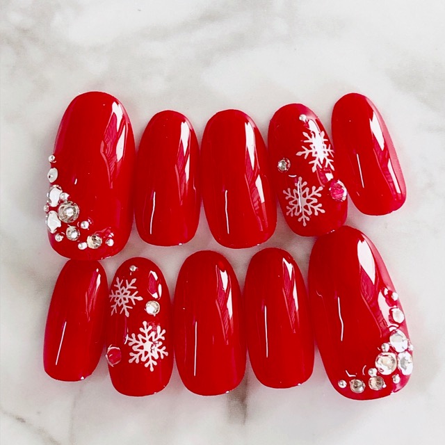 ネイルチップ クリスマス デザイン 赤 冬 かわいい 雪 母 60 ラウンド 