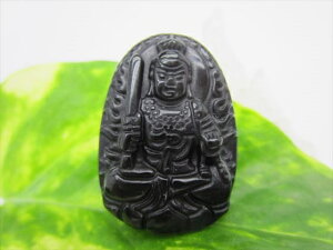 【飾り物】レインボーオブシディアン不動明王28±1×20±1×8-10mm