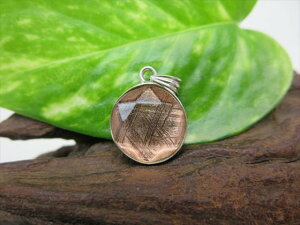 【ペンダントトップ】ピンクギベオン(鉄隕石)品質AAA2.6g約13×5.5mm六芒星【鑑別済み】