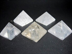 【ピラミッド】水晶27-33×20-30mm