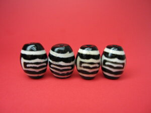 �y�`�x�b�g�V��z��Q���V��������H14×��10±0.5mm