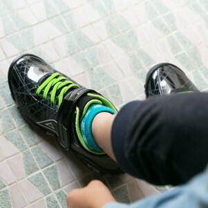 楽天市場 ﾎﾟｲﾝﾄ5倍 33 Off 3 300円 特別価格2 0円 運動靴 丈夫な子供靴 丈夫で長持ち ガチ強 アサヒ J031 ブラック Ke キッズ ジュニア 16 0 25 0cm 2e アサヒ靴 Asahi ランニング スポーツスニーカー Th アサヒシューズ直営店 楽天市場店